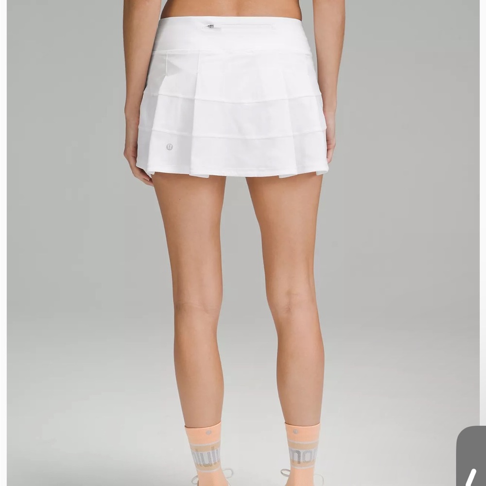New lululemon skirt! Nothing wrong with it, bought two and can’t return anymore